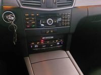 Używany Mercedes E350 231 KM (169 kW) 2010 Srebrny Sedan/Limuzyna