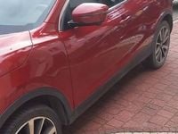 Używany Nissan Qashqai Tekna 2015 Czerwony SUV