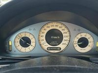 Używany Mercedes E200 2007 Czarny Sedan/Limuzyna