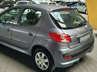 używany Peugeot 206+ 206+ 1.4dm 75KM 2010r. 126 000km