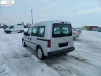 używany Opel Combo 1.3dm 75KM 2007r. 150 000km