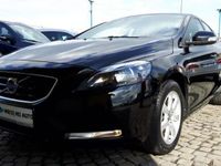 Używany Volvo V40 150 KM (110 kW) 2012 Czarny metalik Kombi