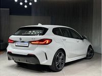 Używany BMW 118 Shadowline 140 KM (102 kW) 2023 Biel alpejska Hatchback
