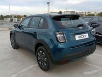 Nowe Fiat 600 Pop 110 KM (80 kW) 2025 Lakier metalizowany zielony mare SUV