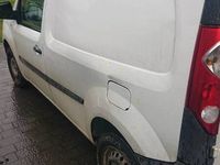 używany Renault Kangoo uszkodzony w tyl