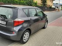 Używany Toyota Verso-S 2011 Szary Minivan