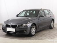 Używany BMW 318 2014 Szary Kombi