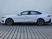 Używany BMW 520 Shadowline 197 KM (144 kW) 2024 Biel mineralna metalizowany Sedan/Limuzyna