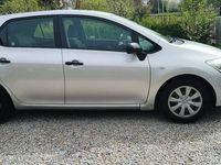 używany Toyota Auris 1.4 D4D