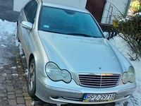 Używany Mercedes C180 Avantgarde 2001 Srebrny Sedan/Limuzyna
