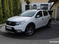 Używany Dacia Sandero Stepway 90 KM (66 kW) 2017 Biały Hatchback
