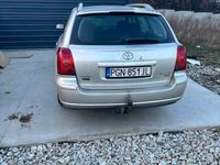 używany Toyota Avensis 