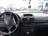 używany Toyota Avensis 