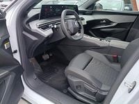 Używany Peugeot 5008 Allure 136 KM (100 kW) 2024 Biały SUV