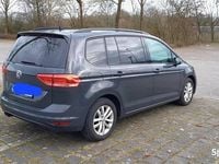 Używany VW Touran 150 KM (110 kW) 2017 Grafitowy Minivan