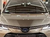 Używany Toyota Corolla Executive 122 KM (89 kW) 2022 Brązowy Sedan/Limuzyna