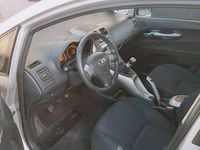 Używany Toyota Auris 132 KM (97 kW) 2009 Srebrny Hatchback