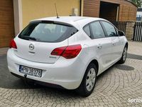 Używany Opel Astra 101 KM (74 kW) 2010 Biały (metalik) Hatchback