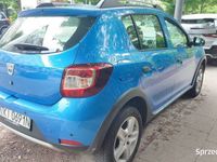 Używany Dacia Sandero Stepway 90 KM (66 kW) 2015 Niebieski Hatchback