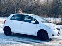 używany Toyota Yaris II / 1.0VVT-i / 69KM / Biały., akrylowy.,