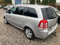 używany Opel Zafira 1.8dm 140KM 2010r. 179 000km