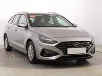 Używany Hyundai i30 120 KM (88 kW) 2022 Srebrny Kombi