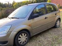 Używany Ford Fiesta 2003 Beżowy Hatchback