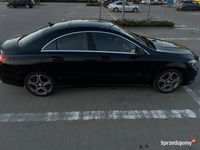 używany Mercedes CLA250 (2014) – Czarna Luksusowa Coupé