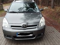 używany Toyota Corolla Verso 2.2 D4D