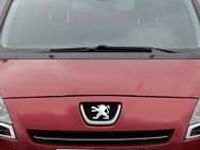 Używany Peugeot 5008 112 KM (82 kW) 2012 Czerwony Minivan