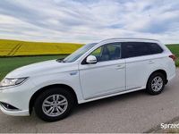Używany Mitsubishi Outlander P-HEV 121 KM (88 kW) 2016 Biały SUV