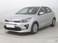 Używany Kia Rio 84 KM (61 kW) 2021 Srebrny Hatchback