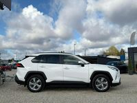używany Toyota RAV4 Gwarancja / 1 Właściciel / Bezwypadkowy / Salon Polska / ASO / FV23%