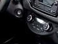 używany Toyota Yaris Hybrid III