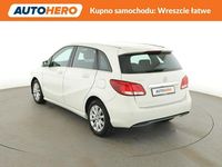 Używany Mercedes B180 109 KM (80 kW) 2017 Biały Minivan