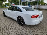 używany Audi A8 4.1dm 385KM 2011r. 348 000km