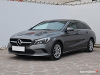Używany Mercedes CLA180 2018 Srebrny Sedan/Limuzyna