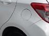 Używany Toyota Yaris 69 KM (50 kW) 2013 Biały Hatchback