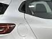 Używany Renault Clio V 90 KM (66 kW) 2022 Srebrny (metalik) Hatchback