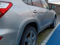 używany Toyota RAV4 Syndyk sprzedaje pojazd