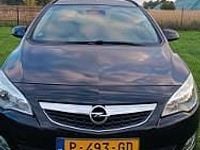 używany Opel Astra Idealny stan, bogata wersja, grzane fotele i kierownica, czujniki pa