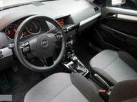 Używany Opel Astra 90 KM (66 kW) 2010 Srebrny (metalik) Sedan/Limuzyna