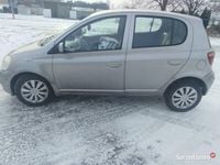 Używany Toyota Yaris 75 KM (55 kW) 2005 Złoty Hatchback