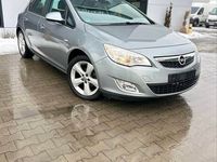 Używany Opel Astra 2010 Srebrny Hatchback