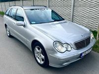 używany Mercedes C220 2.1dm 143KM 2002r. 282 111km