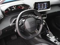 Używany Peugeot 2008 Allure 130 KM (95 kW) 2021 Niebieski SUV
