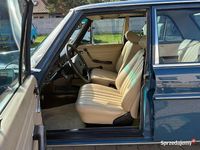 używany Mercedes W115 200 Benzyna (1970) – klasyka w doskonałym stanie!