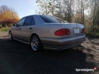używany Mercedes E320 W210AVANTGARDE JAK NOWY IMPORT JAPONIA