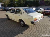 Używany Daihatsu Charmant 1975 Beżowy Sedan/Limuzyna
