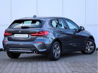 Używany BMW 118 Advantage 150 KM (110 kW) 2021 Szary mineralny metalizowany Hatchback